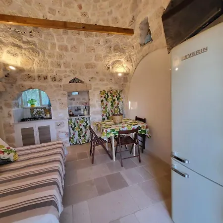 Trullo A Prima Vista Alojamento de Acomodação e Pequeno-almoço 4*