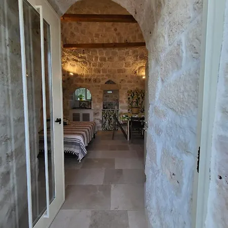 Trullo A Prima Vista Alojamento de Acomodação e Pequeno-almoço Ostuni