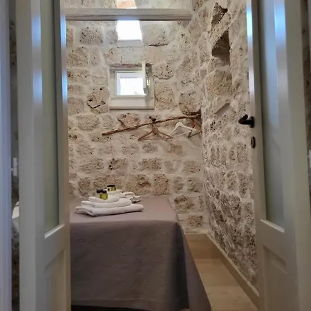 Alojamento de Acomodação e Pequeno-almoço Trullo A Prima Vista 4*